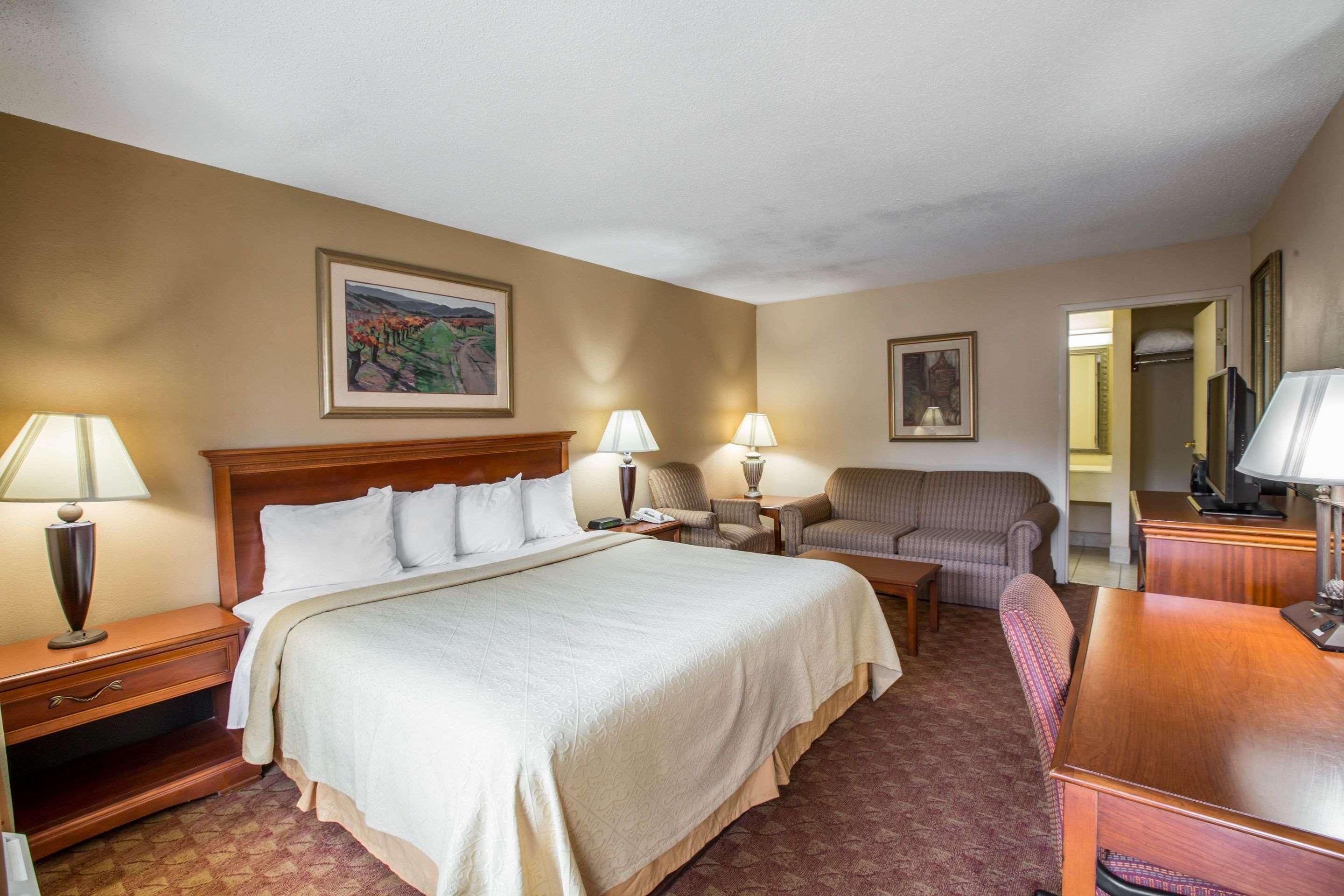 Quality Inn & Suites Hanes Mall Winston-Salem Exteriér fotografie