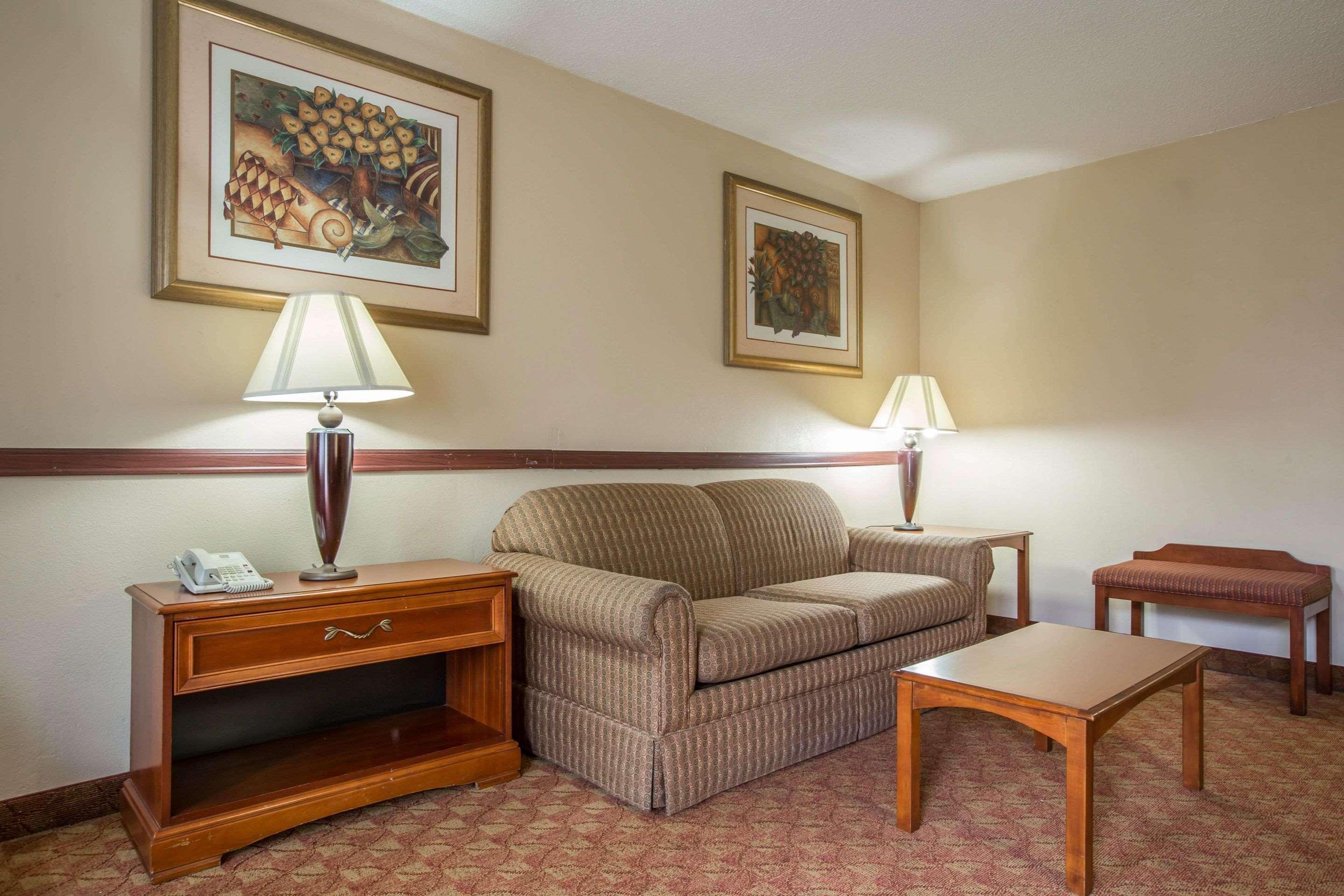 Quality Inn & Suites Hanes Mall Winston-Salem Exteriér fotografie