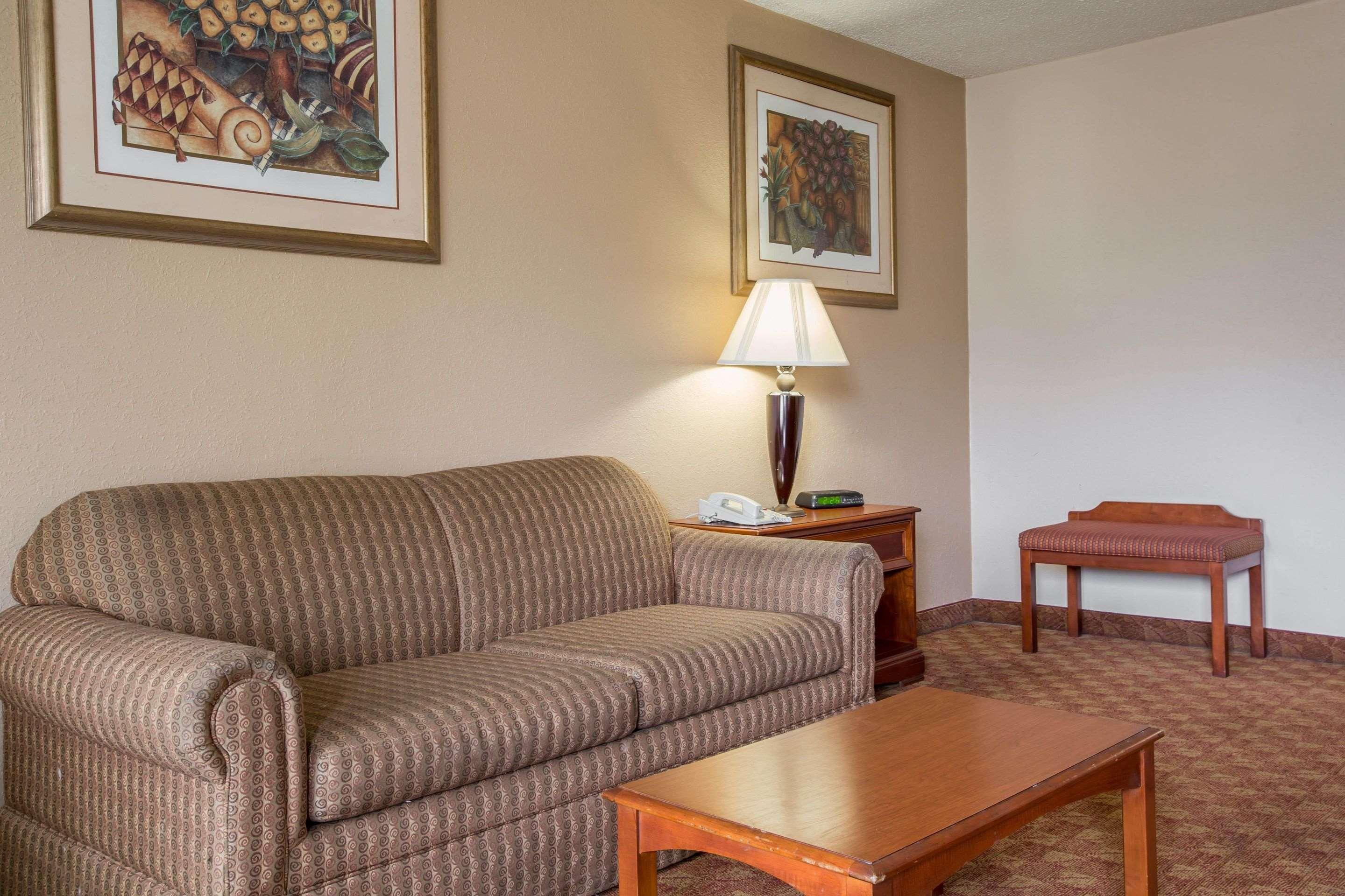 Quality Inn & Suites Hanes Mall Winston-Salem Exteriér fotografie